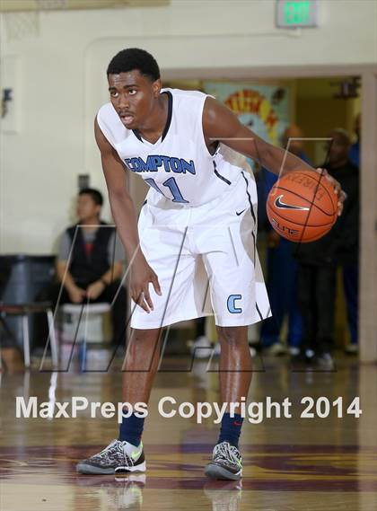 Thumbnail 2 in Compton vs. Bishop Montgomery (Fairfax State Preview) photogallery.