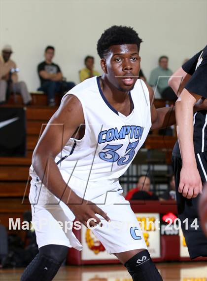 Thumbnail 3 in Compton vs. Bishop Montgomery (Fairfax State Preview) photogallery.