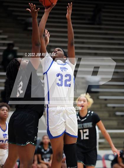 Thumbnail 3 in Lake Creek vs  Cypress Creek (McDonald's Texas Invitational) photogallery.