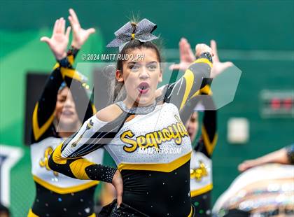 Thumbnail 1 in Sequoyah (Creekview Classic) photogallery.