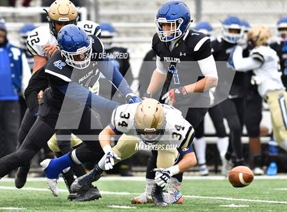 Thumbnail 2 in Lemont vs. Phillips (IHSA Class 5A Quarterfinal Playoff) photogallery.