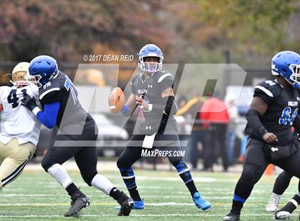 Thumbnail 2 in Lemont vs. Phillips (IHSA Class 5A Quarterfinal Playoff) photogallery.