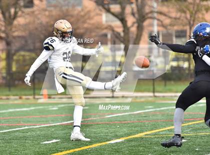 Thumbnail 2 in Lemont vs. Phillips (IHSA Class 5A Quarterfinal Playoff) photogallery.
