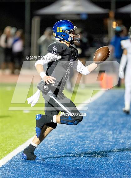 Thumbnail 1 in Lincoln vs. Whitney photogallery.