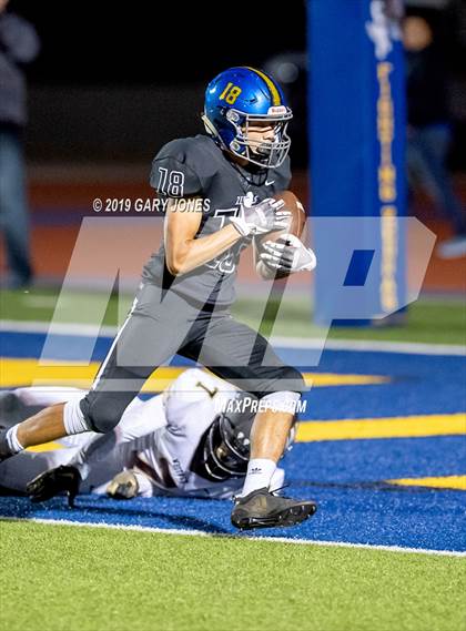Thumbnail 2 in Lincoln vs. Whitney photogallery.