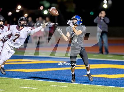 Thumbnail 3 in Lincoln vs. Whitney photogallery.