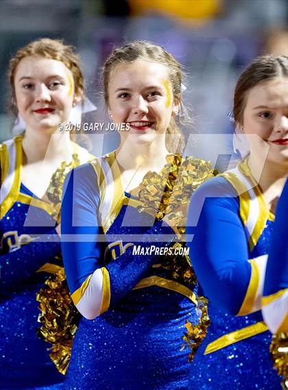 Thumbnail 3 in Lincoln vs. Whitney photogallery.