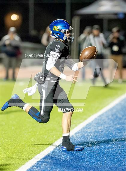 Thumbnail 3 in Lincoln vs. Whitney photogallery.