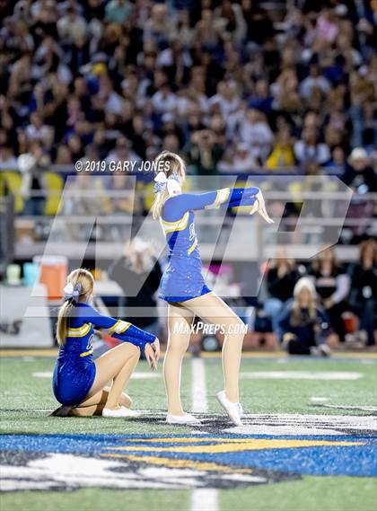 Thumbnail 1 in Lincoln vs. Whitney photogallery.