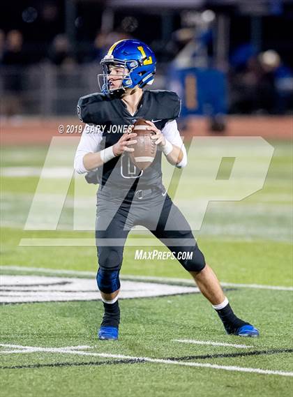 Thumbnail 3 in Lincoln vs. Whitney photogallery.