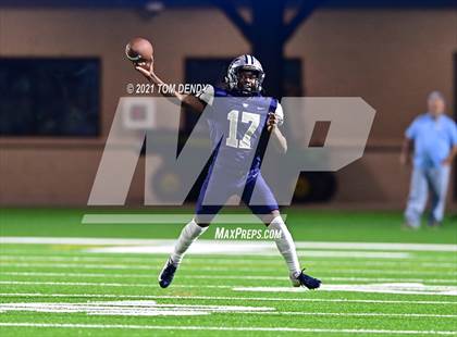 Thumbnail 1 in West Orange-Stark vs. China Spring (UIL 4A Regional Playoffs) photogallery.