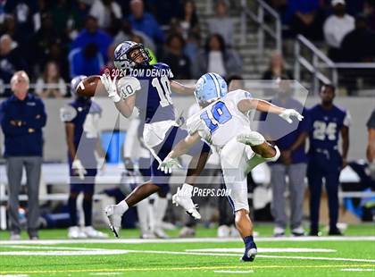 Thumbnail 2 in West Orange-Stark vs. China Spring (UIL 4A Regional Playoffs) photogallery.