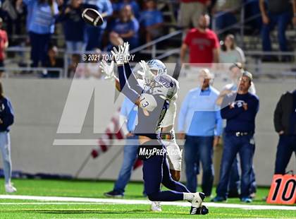 Thumbnail 3 in West Orange-Stark vs. China Spring (UIL 4A Regional Playoffs) photogallery.