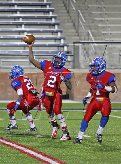 Thumbnail 2 in Plano West vs. South Garland (UIL 5A Division 2 Area Playoff) photogallery.