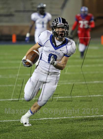 Thumbnail 2 in Plano West vs. South Garland (UIL 5A Division 2 Area Playoff) photogallery.