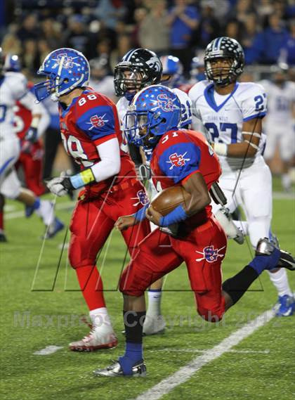 Thumbnail 3 in Plano West vs. South Garland (UIL 5A Division 2 Area Playoff) photogallery.
