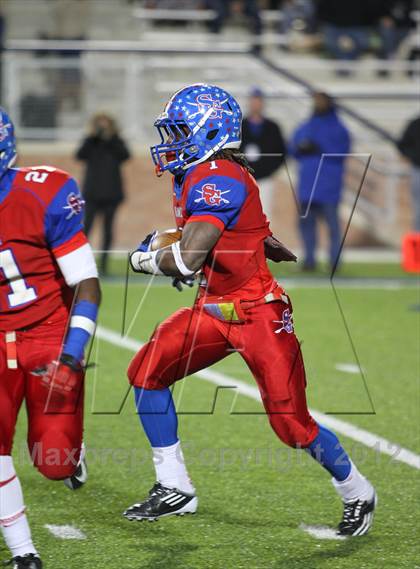 Thumbnail 3 in Plano West vs. South Garland (UIL 5A Division 2 Area Playoff) photogallery.