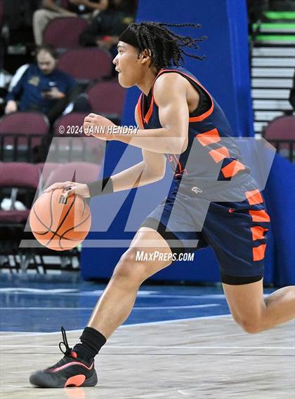 Thumbnail 1 in Roosevelt vs. Redondo Union (Tarkanian Classic) photogallery.