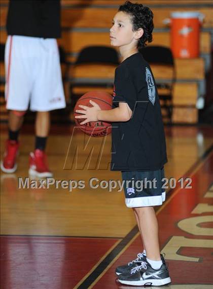 Thumbnail 1 in Ribet Academy @ Village Christian (CIF SS D5AA Semifinal) photogallery.
