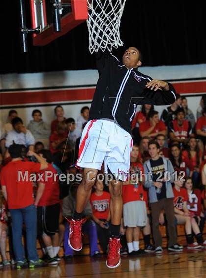 Thumbnail 1 in Ribet Academy @ Village Christian (CIF SS D5AA Semifinal) photogallery.