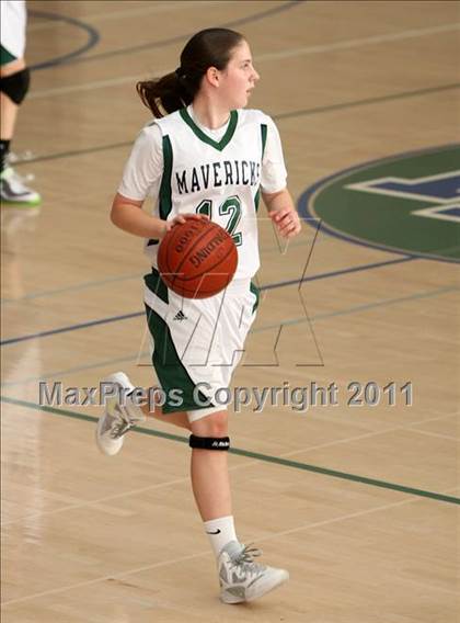 Thumbnail 3 in La Costa Canyon vs. Woodbridge (So Cal Holiday Prep Classic) photogallery.