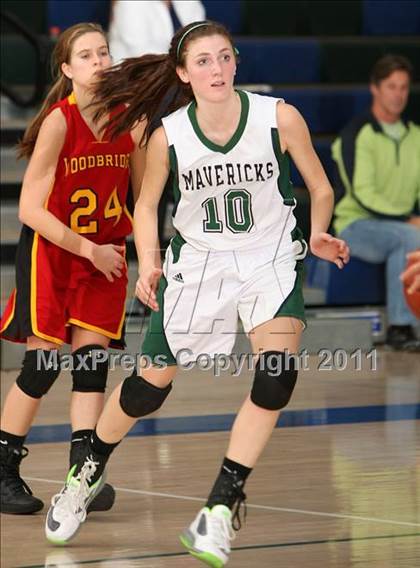 Thumbnail 3 in La Costa Canyon vs. Woodbridge (So Cal Holiday Prep Classic) photogallery.