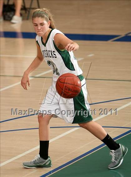 Thumbnail 2 in La Costa Canyon vs. Woodbridge (So Cal Holiday Prep Classic) photogallery.