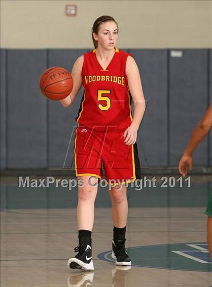 Thumbnail 1 in La Costa Canyon vs. Woodbridge (So Cal Holiday Prep Classic) photogallery.
