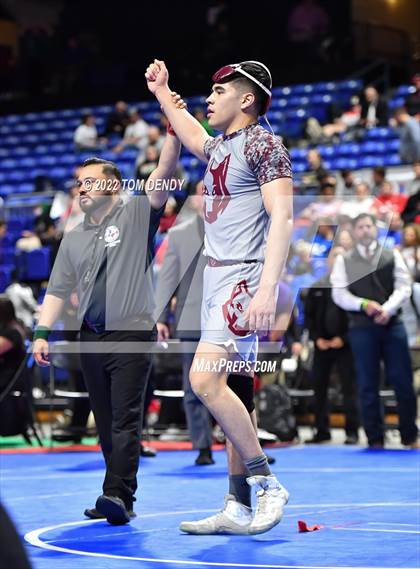 Thumbnail 2 in UIL State Championships - 5A 195lb Final photogallery.