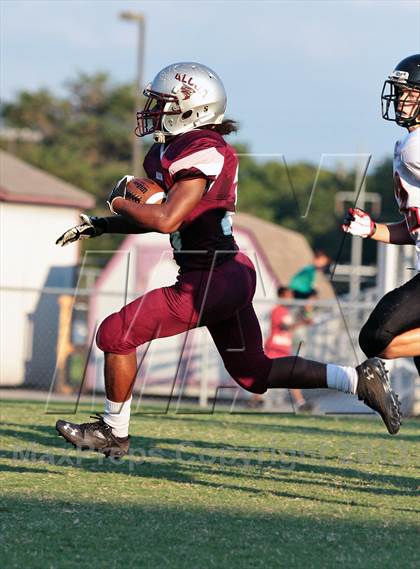 Thumbnail 1 in Maryville vs. Alcoa photogallery.