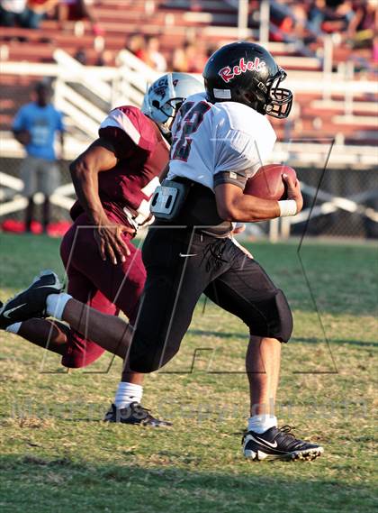 Thumbnail 1 in Maryville vs. Alcoa photogallery.