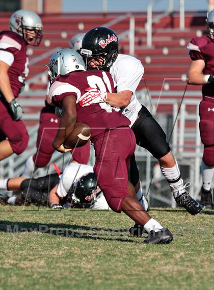 Thumbnail 1 in Maryville vs. Alcoa photogallery.