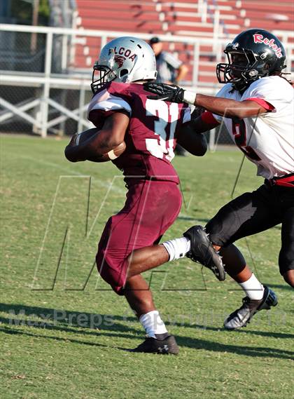 Thumbnail 3 in Maryville vs. Alcoa photogallery.