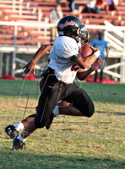 Thumbnail 3 in Maryville vs. Alcoa photogallery.