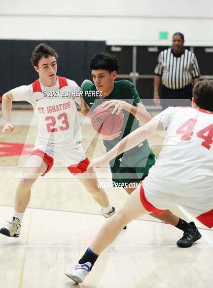 Thumbnail 3 in St. Mary's vs. St. Ignatius photogallery.