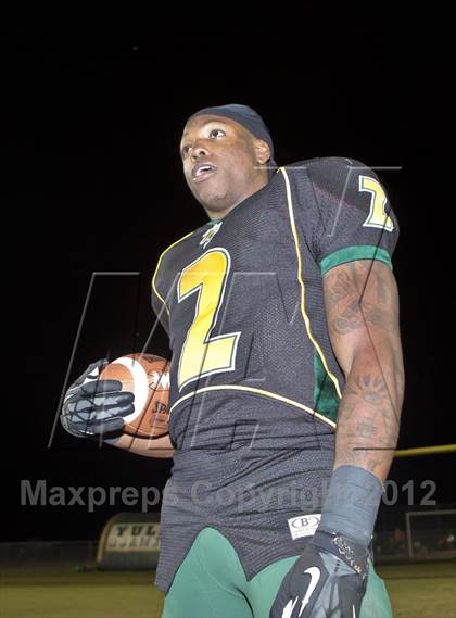 Thumbnail 3 in Yulee's Derrick Henry breaks national rushing record photogallery.