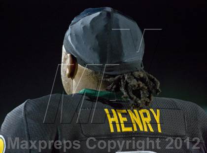 Thumbnail 1 in Yulee's Derrick Henry breaks national rushing record photogallery.