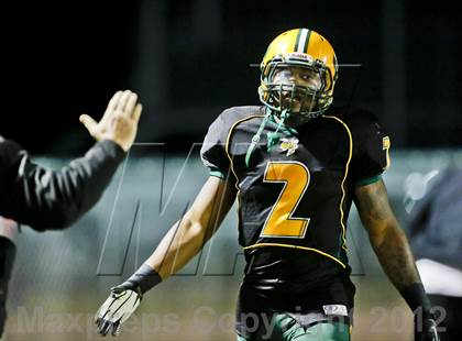 Thumbnail 1 in Yulee's Derrick Henry breaks national rushing record photogallery.