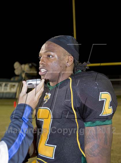 Thumbnail 3 in Yulee's Derrick Henry breaks national rushing record photogallery.