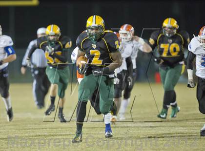 Thumbnail 1 in Yulee's Derrick Henry breaks national rushing record photogallery.