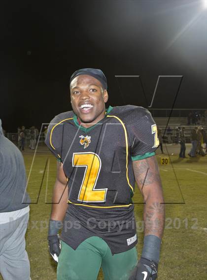 Thumbnail 2 in Yulee's Derrick Henry breaks national rushing record photogallery.