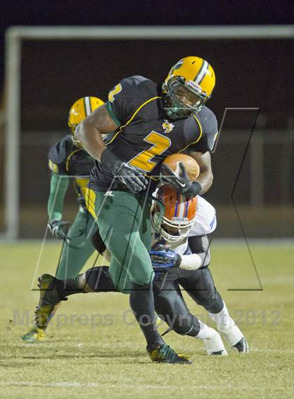 Thumbnail 1 in Yulee's Derrick Henry breaks national rushing record photogallery.