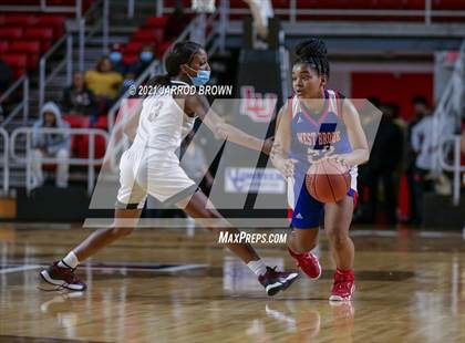 Thumbnail 3 in Beaumont United vs. West Brook photogallery.