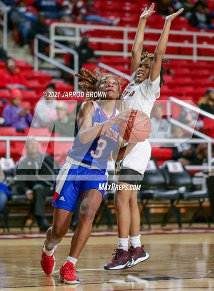 Thumbnail 2 in Beaumont United vs. West Brook photogallery.