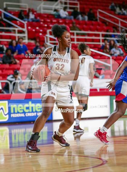 Thumbnail 3 in Beaumont United vs. West Brook photogallery.