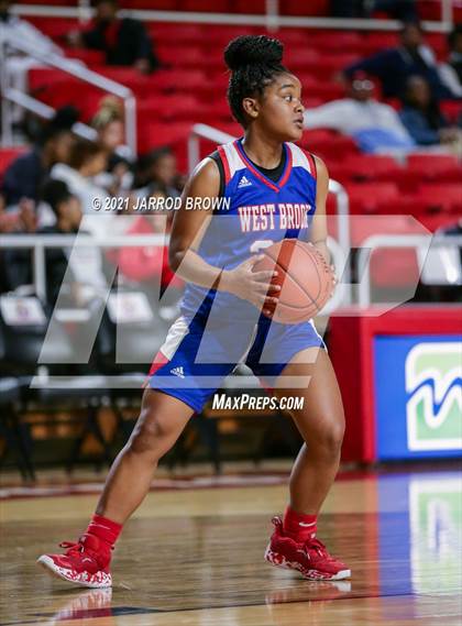 Thumbnail 2 in Beaumont United vs. West Brook photogallery.