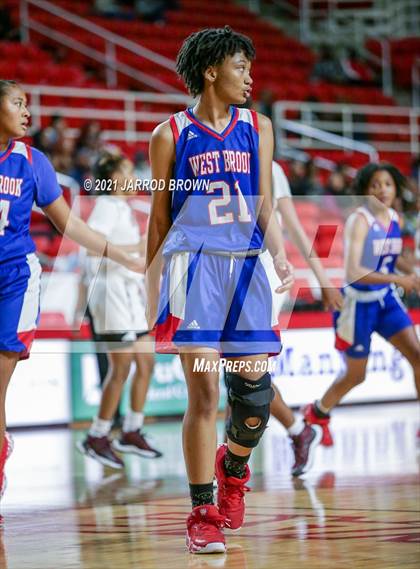 Thumbnail 1 in Beaumont United vs. West Brook photogallery.