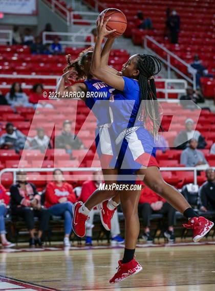 Thumbnail 1 in Beaumont United vs. West Brook photogallery.