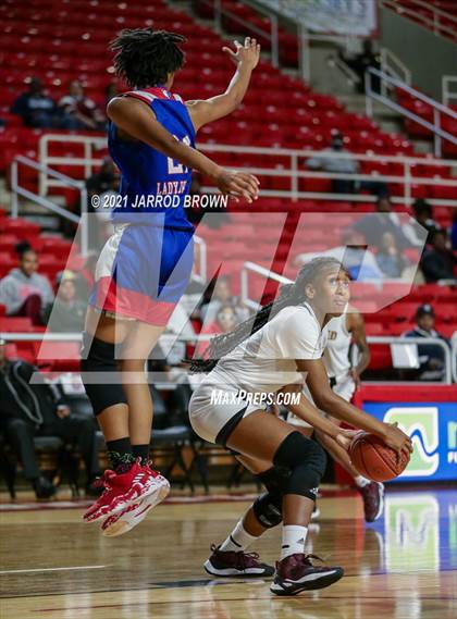 Thumbnail 2 in Beaumont United vs. West Brook photogallery.