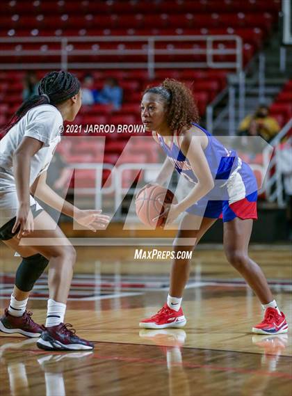 Thumbnail 2 in Beaumont United vs. West Brook photogallery.